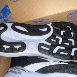 Women’s Adrenaline GTS 24